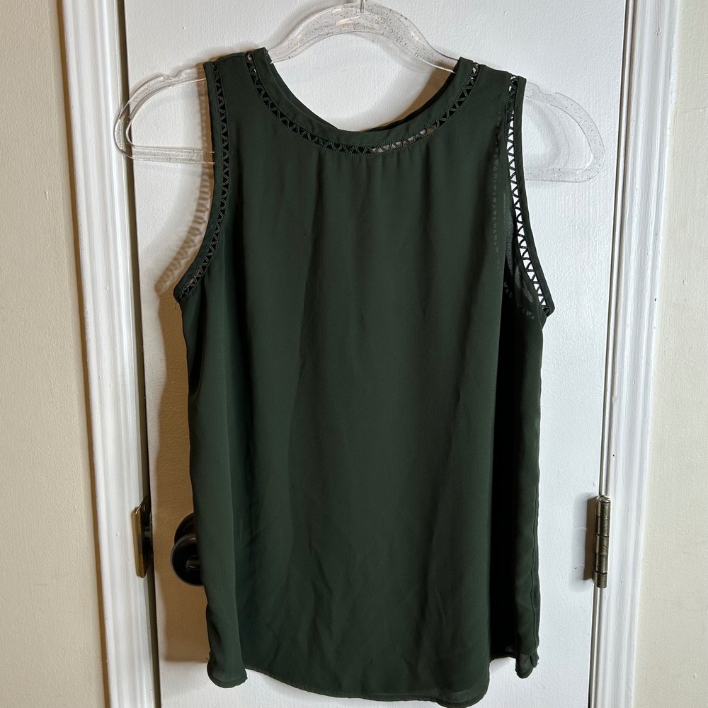 Loft Womens XS Olive Green Sleeveless Mixed Media Blouse Crochet Trim Keyhole
